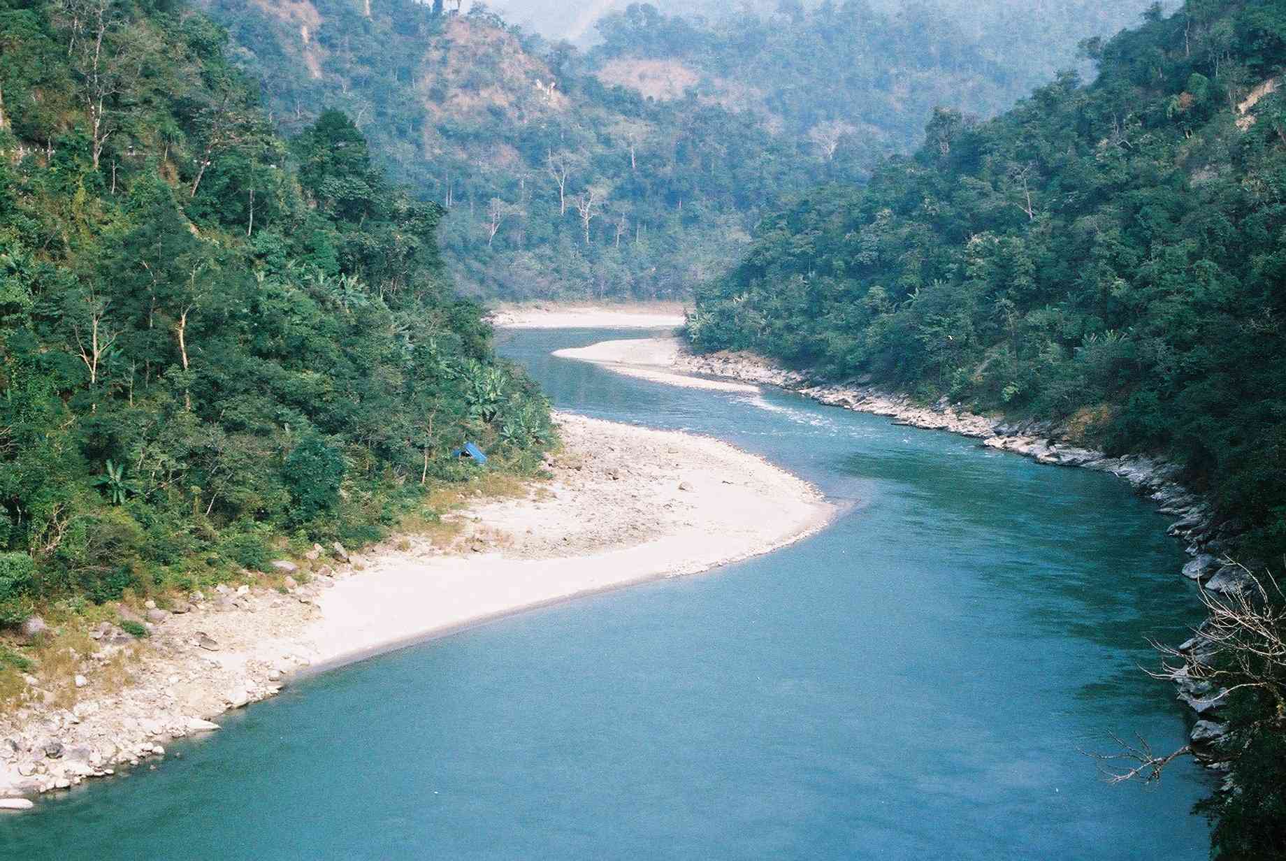 The view of River Teesta on the way to Kalimpong