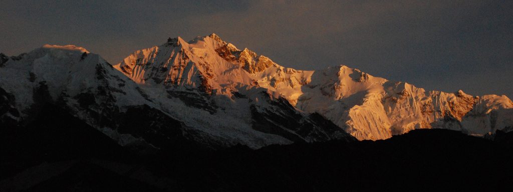Witness the glory of majestic Kanchenjunga by availing the North Sikkim Tour Packages