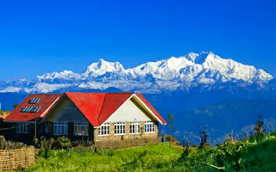 Experience Sandakphu Trek