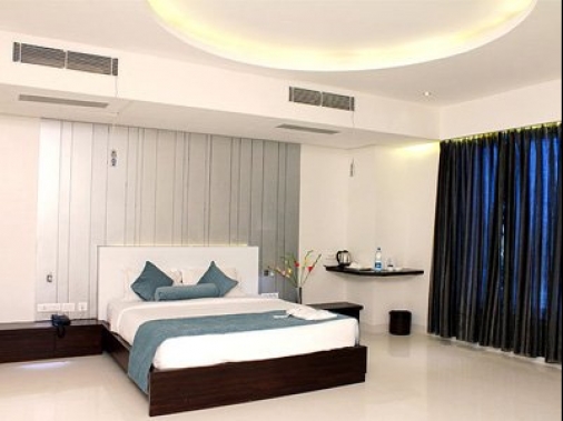 Deluxe Single Occupancy AC Room