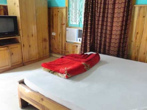 Deluxe Cottage AC Room