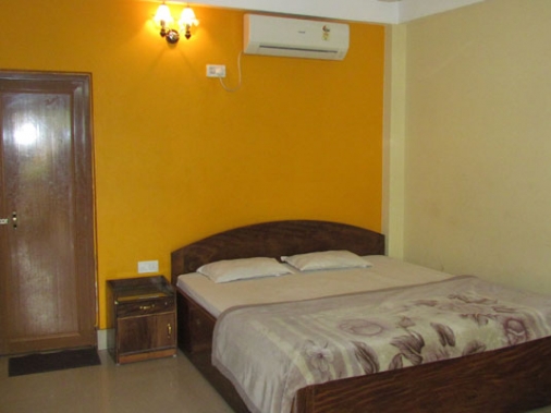 Deluxe Double Bed AC Room