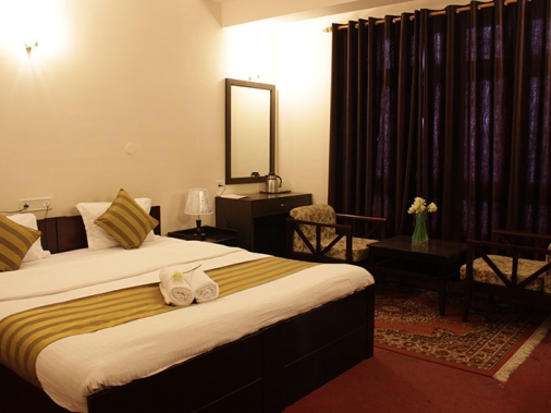 Book Non-AC Super Deluxe Room at CHAS Sanderling Hotel, Darjeeling