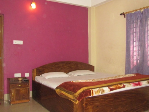 Deluxe Double Bed Non-AC Room