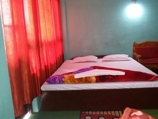 Book Non-AC Triple Bed Room at Hotel Mall Point, Darjeeling